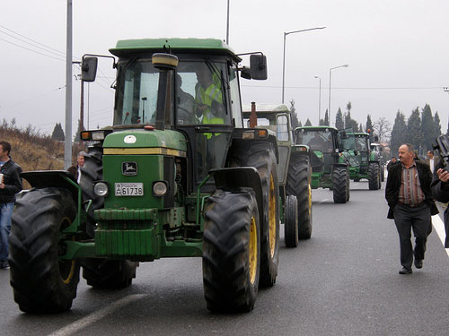 trakter-agrotes-mploka